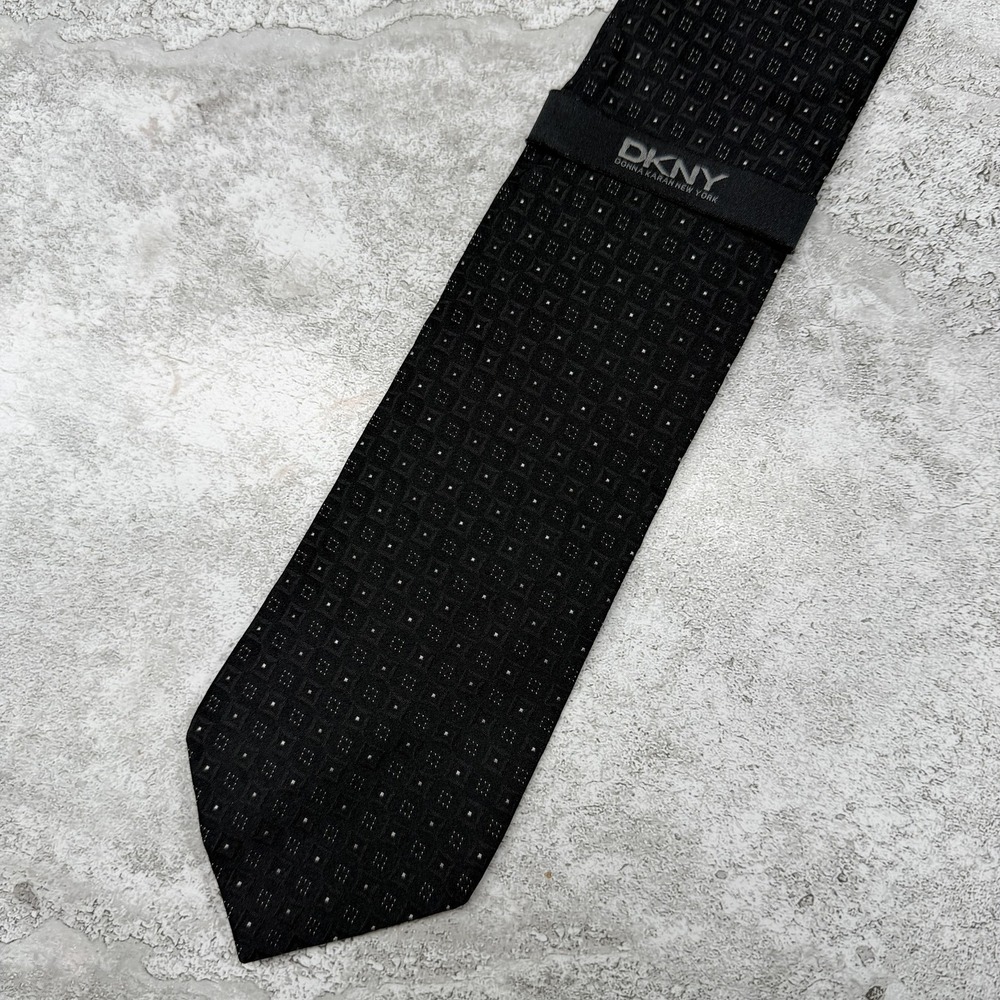 DKNY Silk Tie Mens One Size Black Geometric Jacquard Made In USA Necktie New